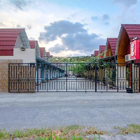 Oyo Life 1643 Grand Monica Hotel Maguwo Bagian luar foto