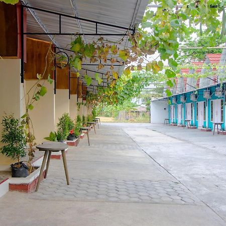 Oyo Life 1643 Grand Monica Hotel Maguwo Bagian luar foto