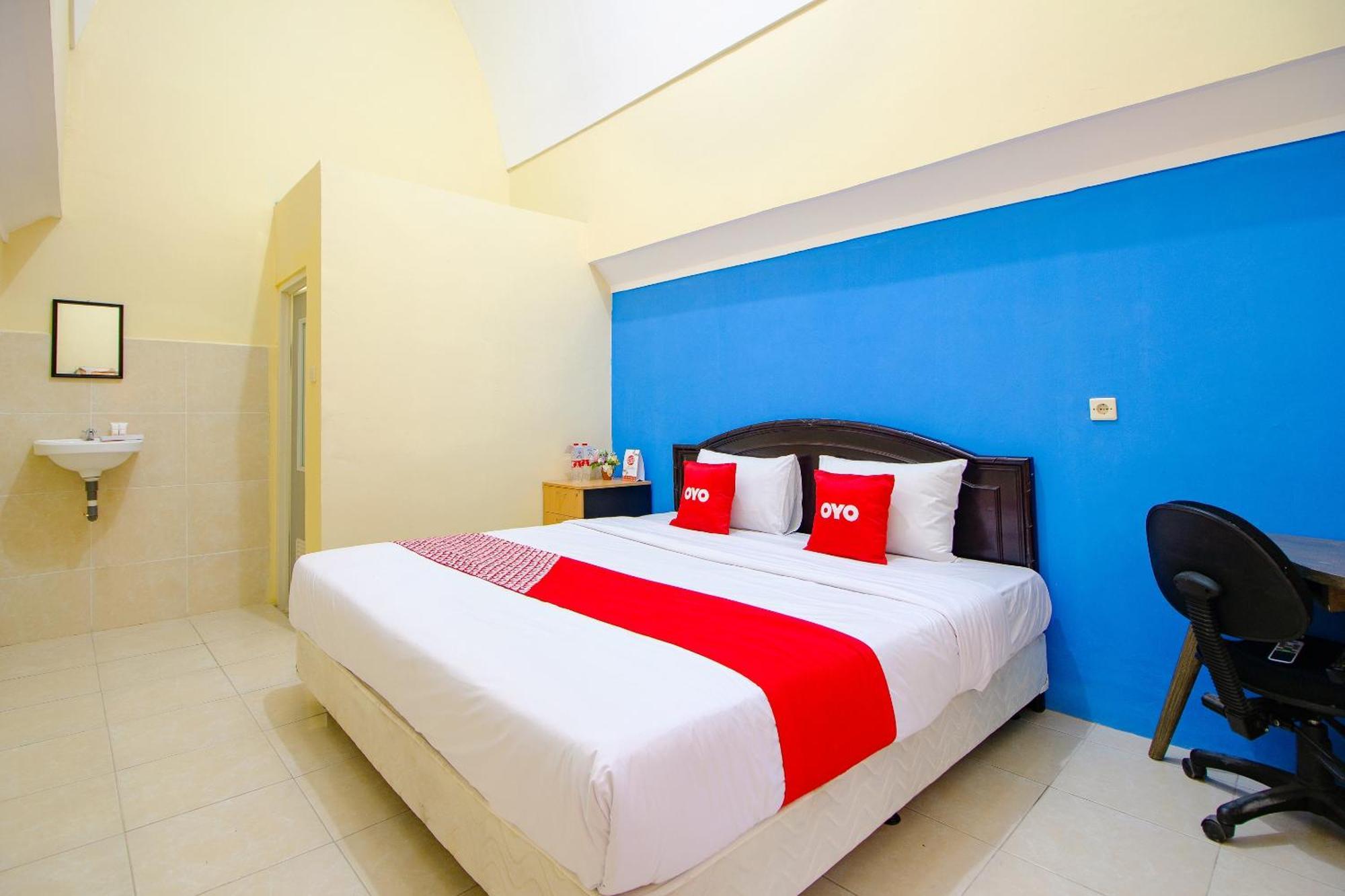 Oyo Life 1643 Grand Monica Hotel Maguwo Bagian luar foto