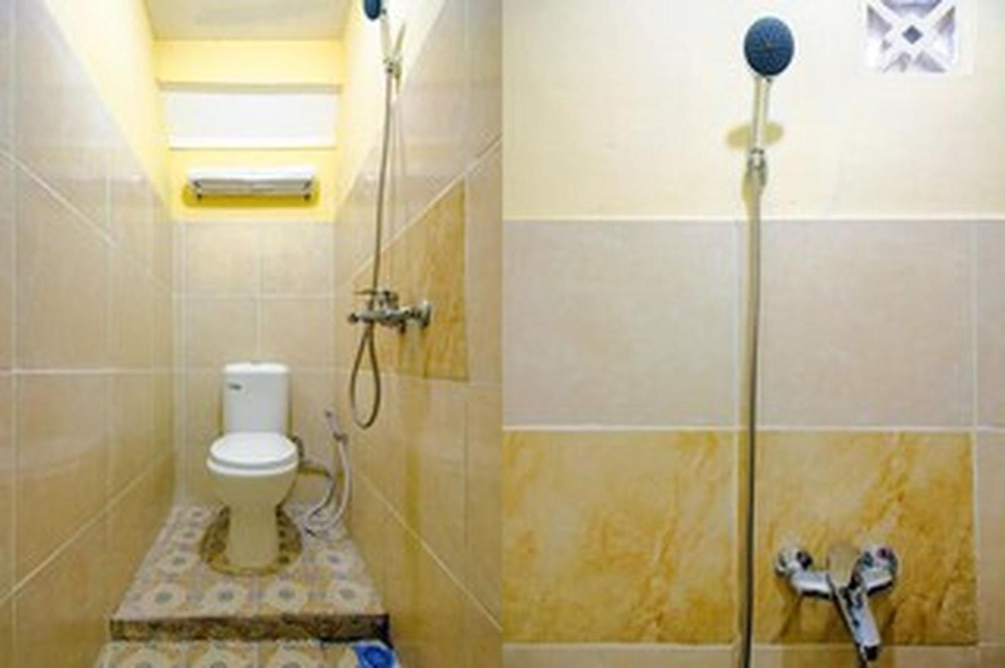 Oyo Life 1643 Grand Monica Hotel Maguwo Bagian luar foto