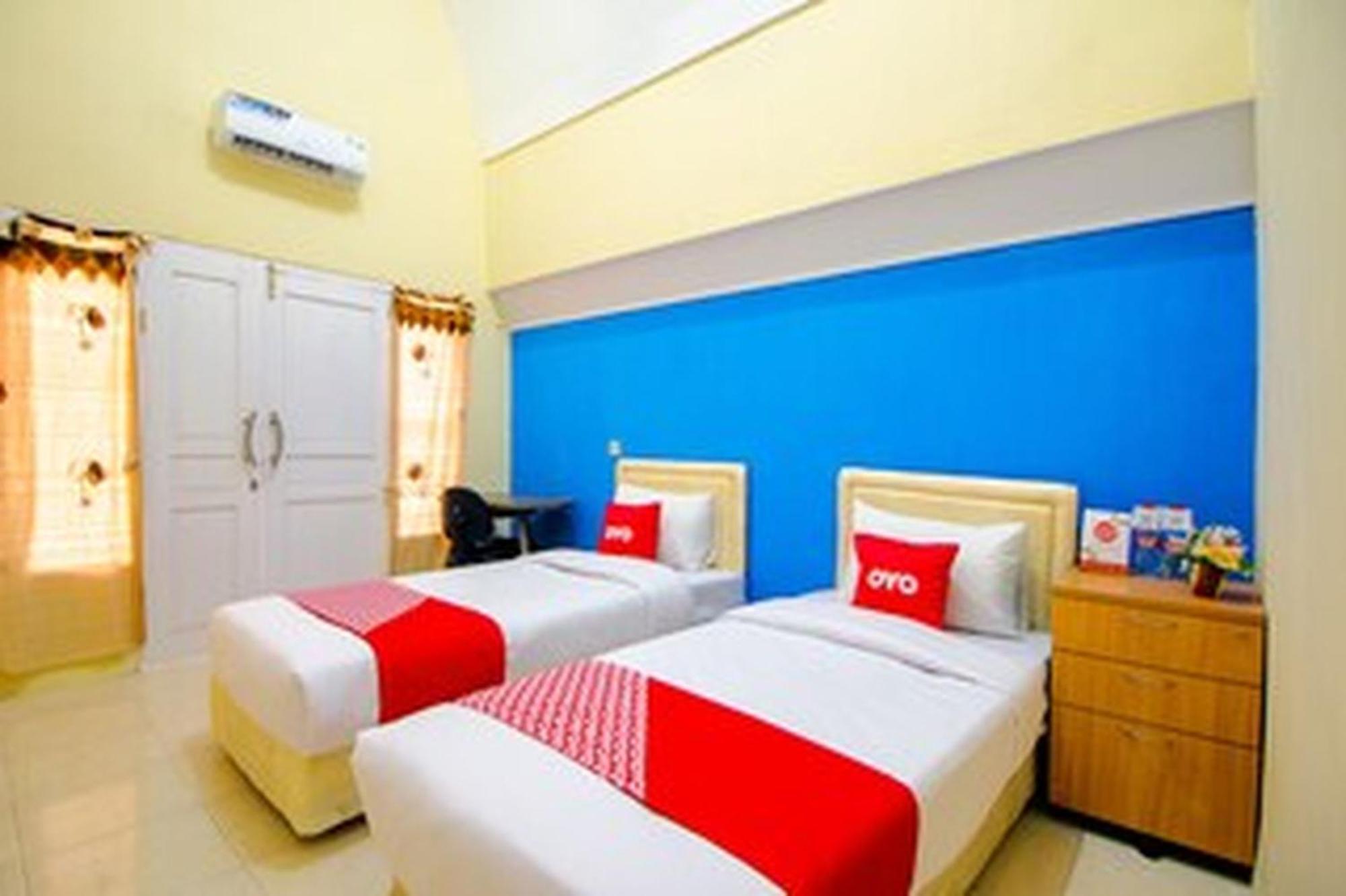 Oyo Life 1643 Grand Monica Hotel Maguwo Bagian luar foto